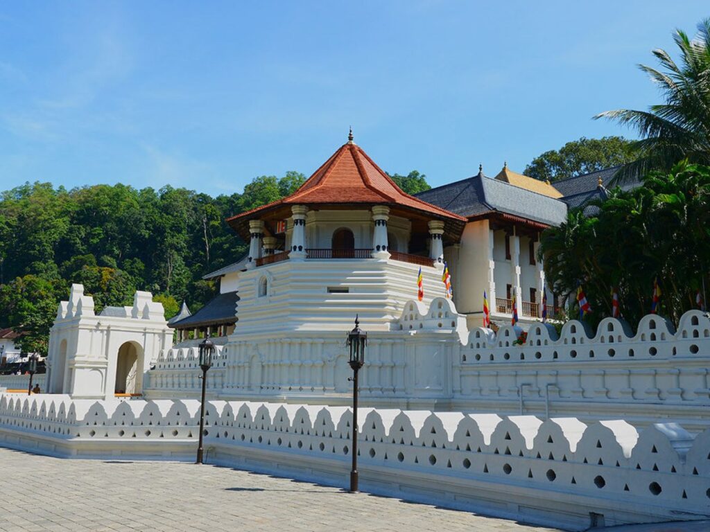 Temple of the Tooth, Kandy
