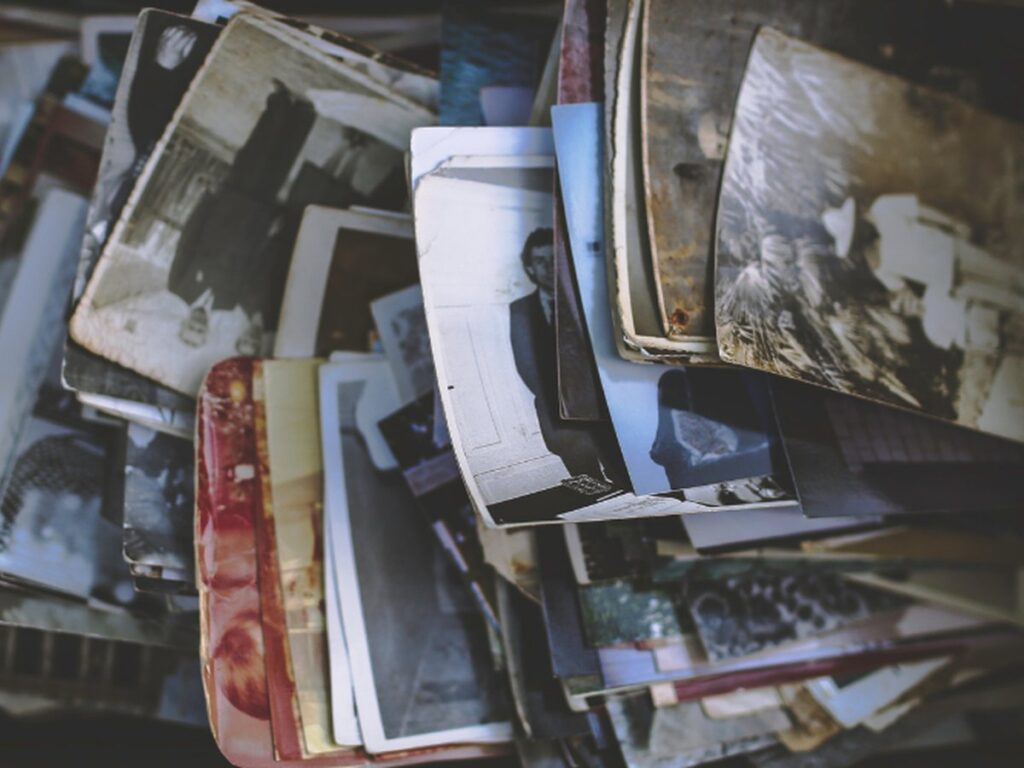 Alte Fotos in einer Schachtel